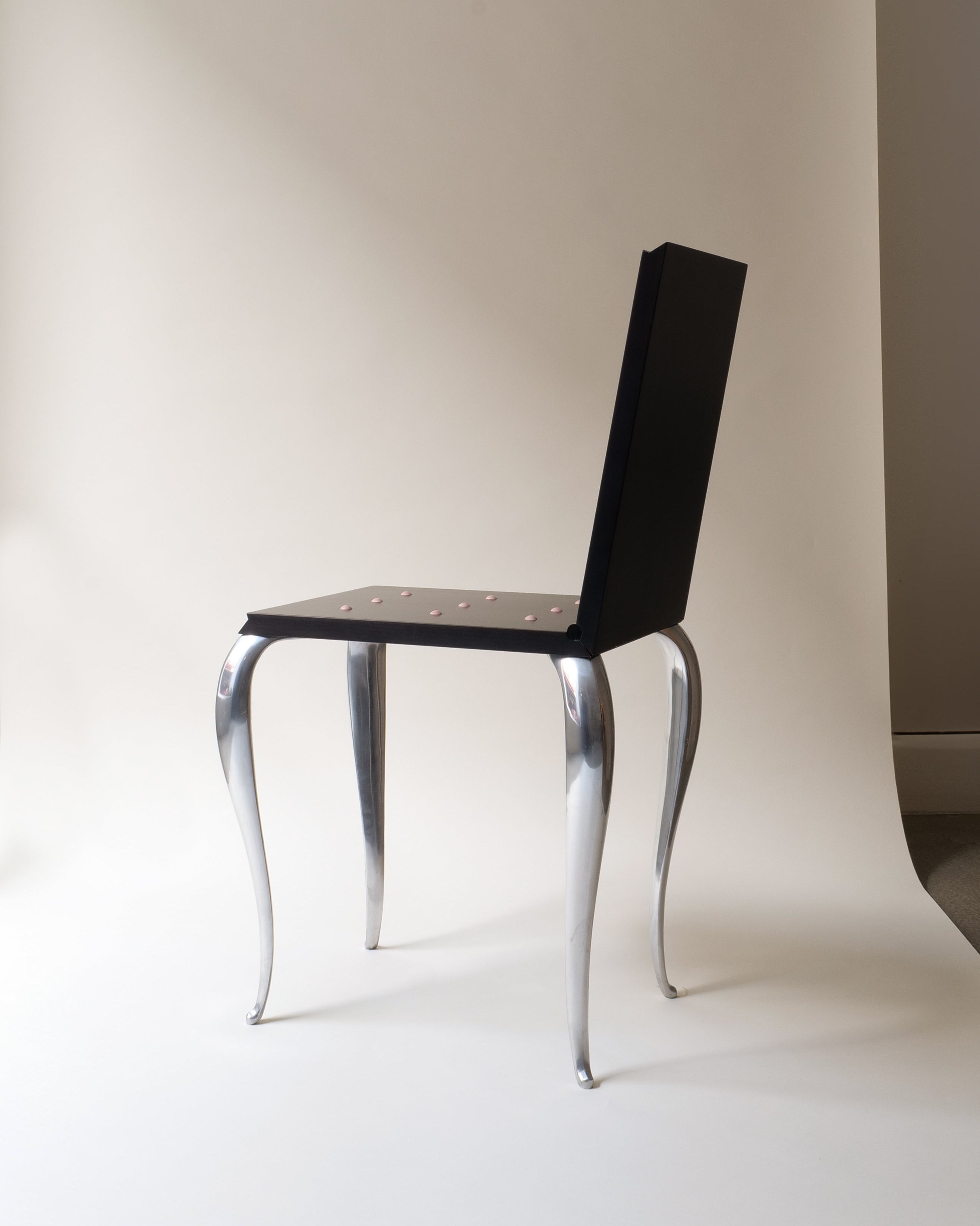 Lola Mundo Chair Philippe Starck 1984 – Collection Apart