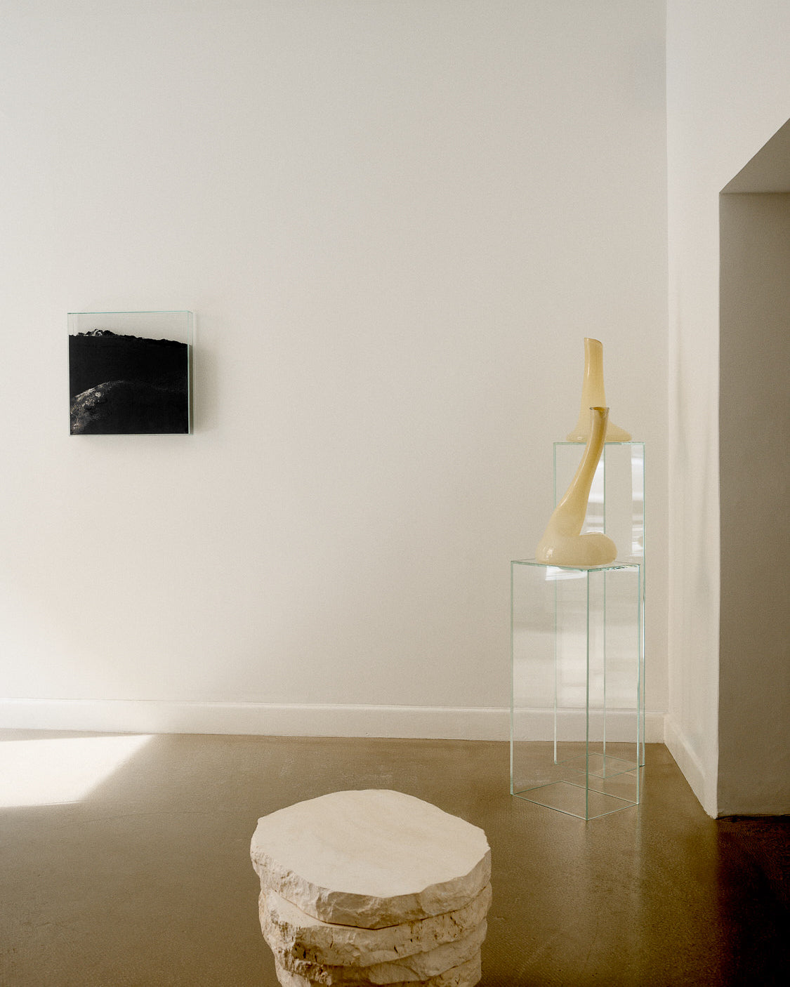 Vase 02, 2023, Jesper Sundberg Örtegren, installed on glass podium, gallery context view