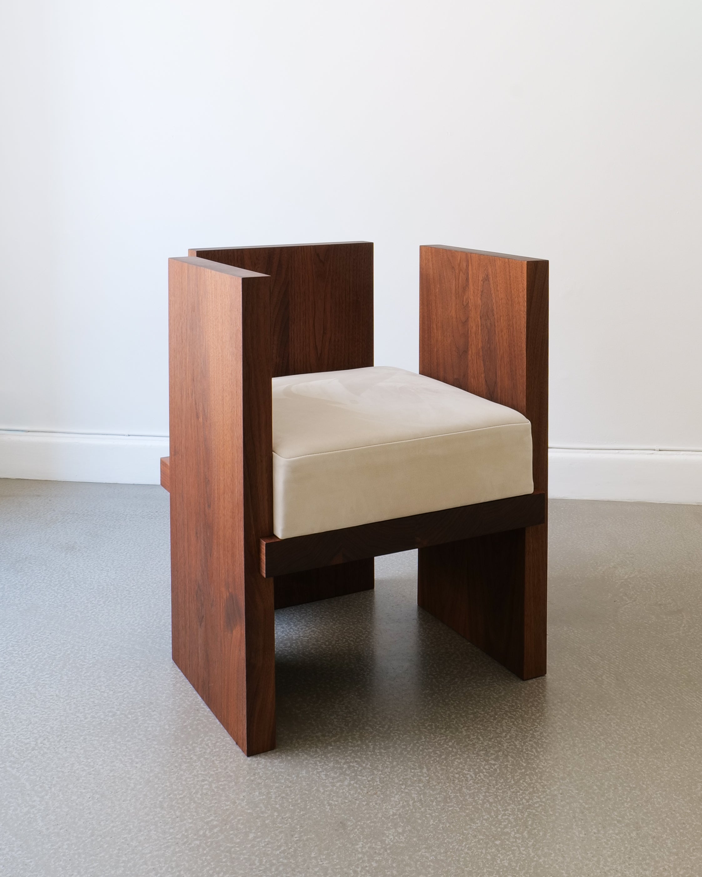 Jesper Sundberg Örtegren, single chair front-right view, walnut frame and nubuck seat