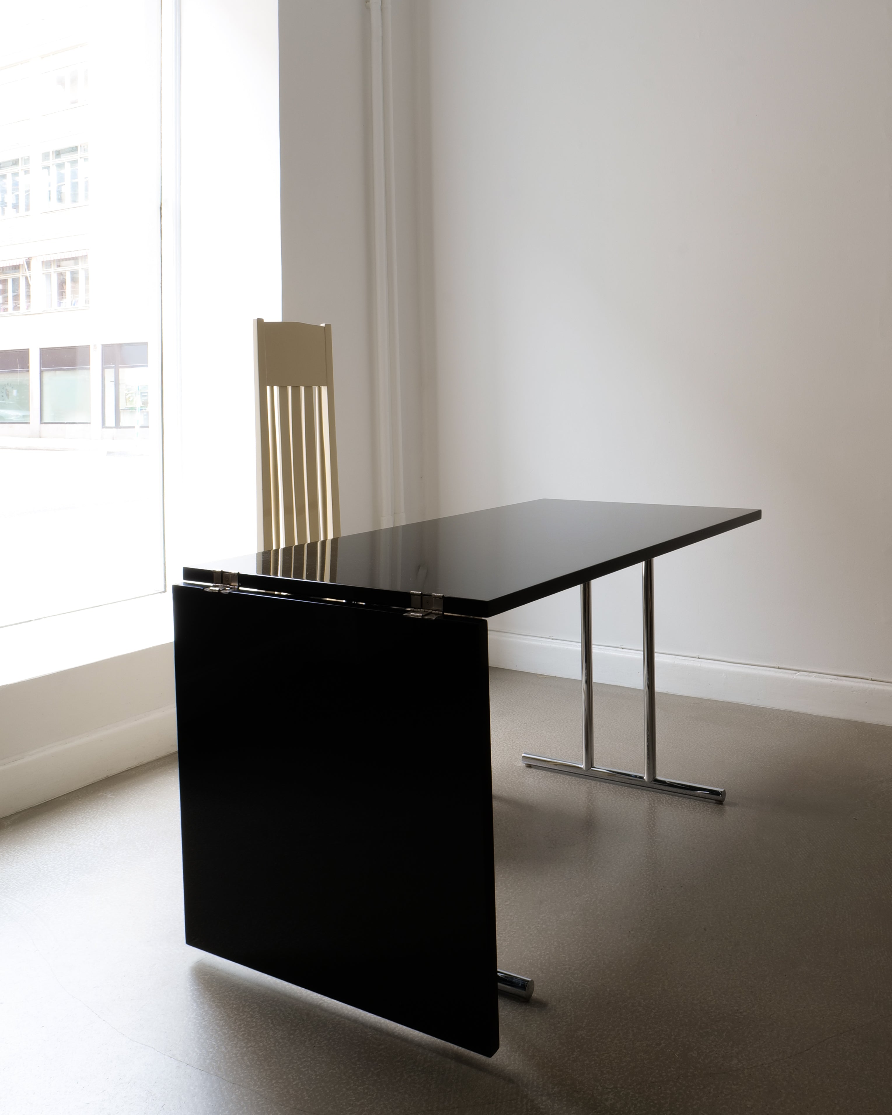 Eileen Gray Lou Perou Extendable Table