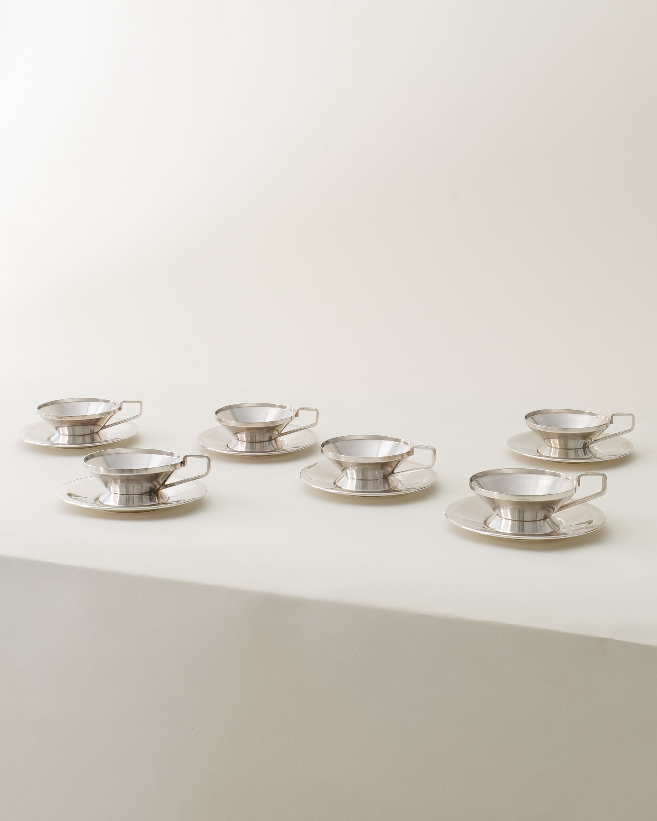 Gio Ponti Arthur Krupp cups and saucers, full set of six laid out in a row, wide view