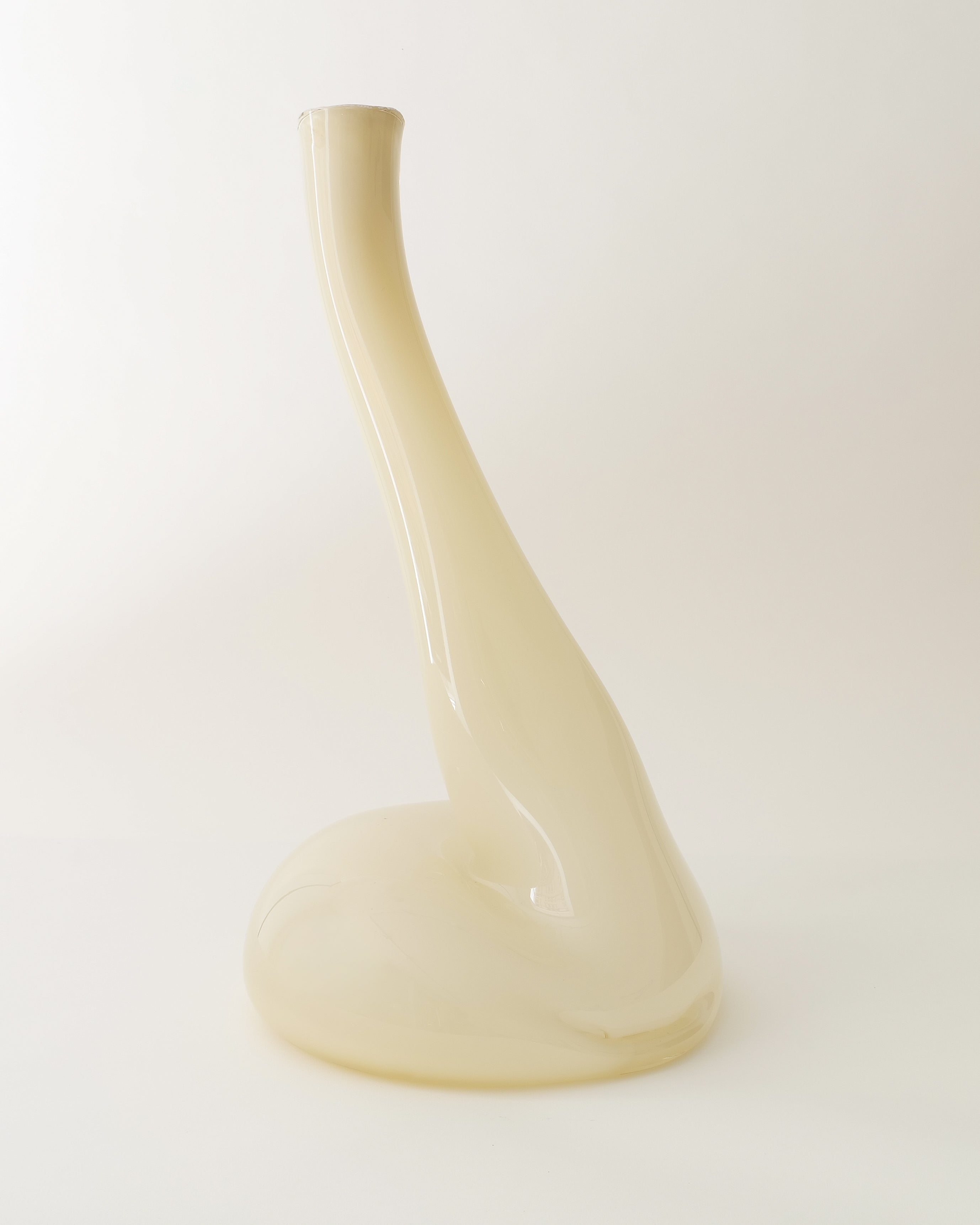 Vase 01, 2023, Jesper Sundberg Örtegren, hand blown glass, Sthlm Glas, full view showing asymmetric cream form